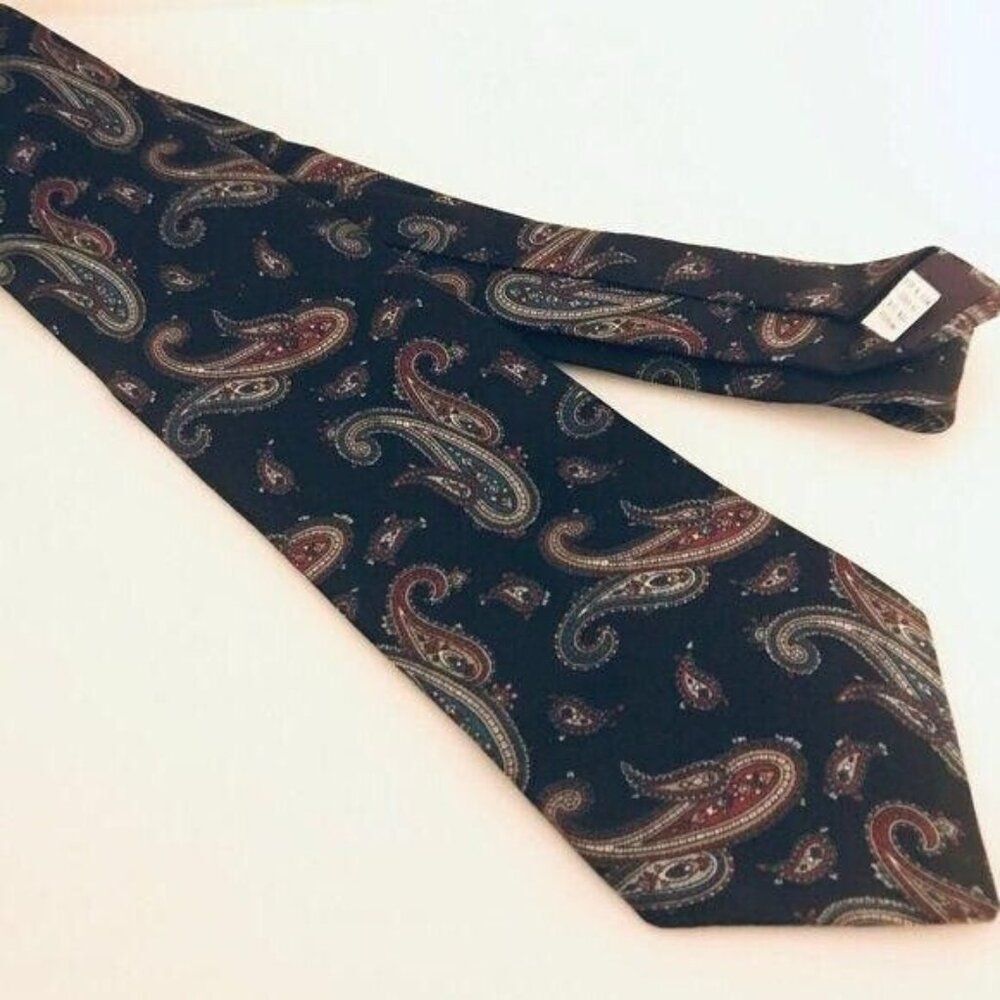#1681 VINTAGE KUPPENHEIMER PAISLEY NECKTIE 54 IN X 3.5 IN